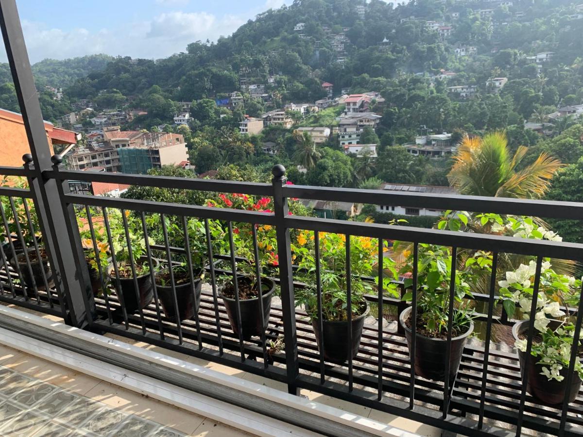 Luxury Apartment The Walkers Nest Kandy Extérieur photo