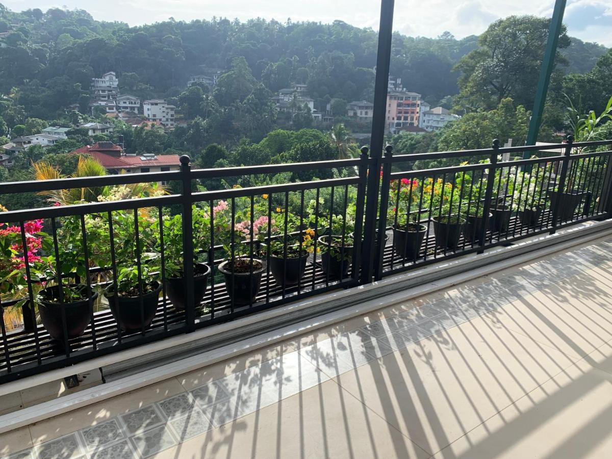 Luxury Apartment The Walkers Nest Kandy Extérieur photo