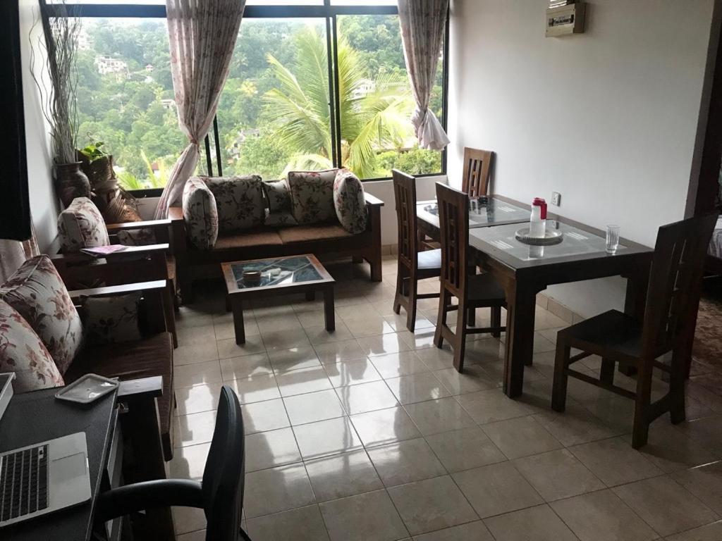 Luxury Apartment The Walkers Nest Kandy Extérieur photo