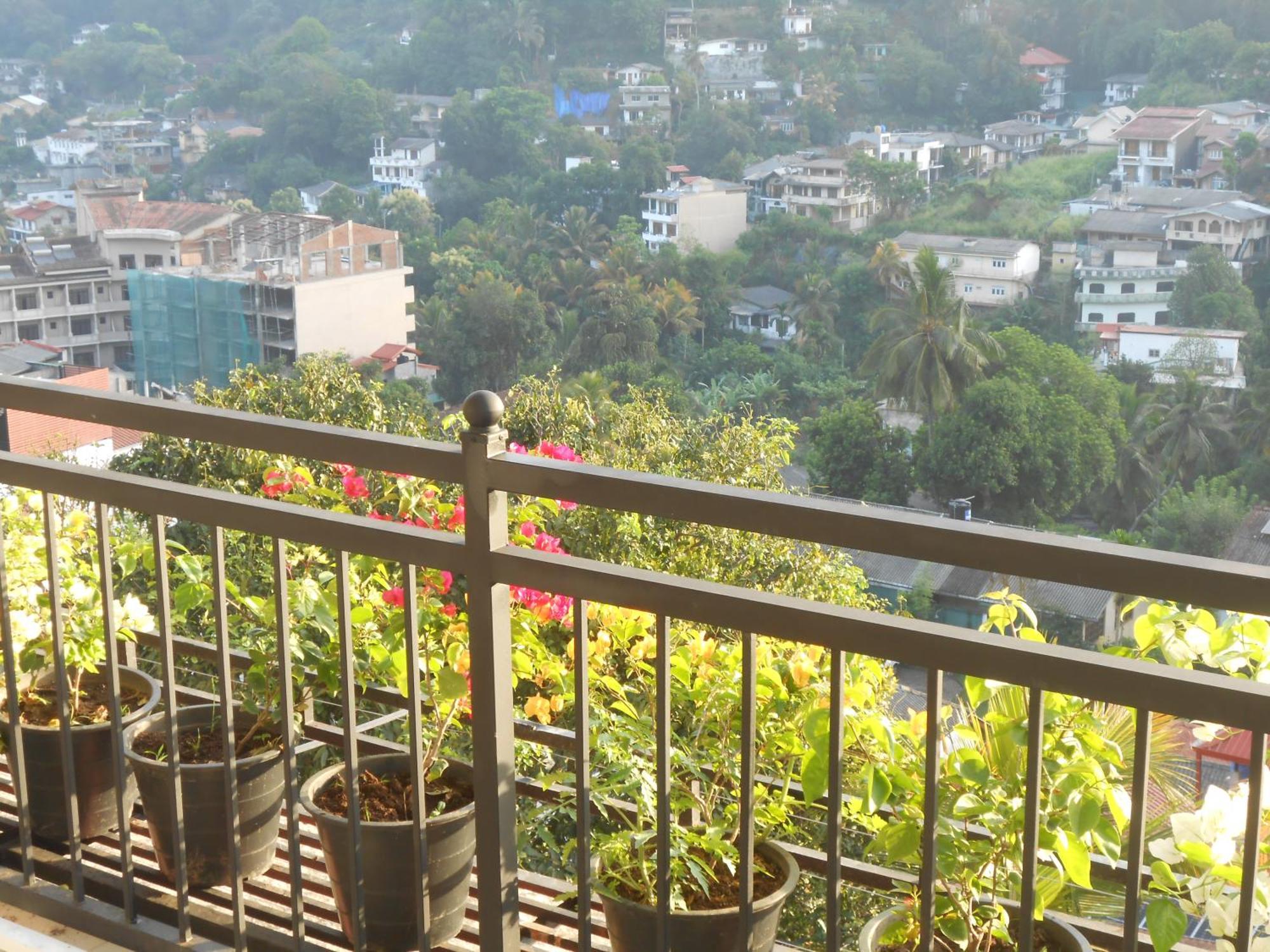 Luxury Apartment The Walkers Nest Kandy Extérieur photo