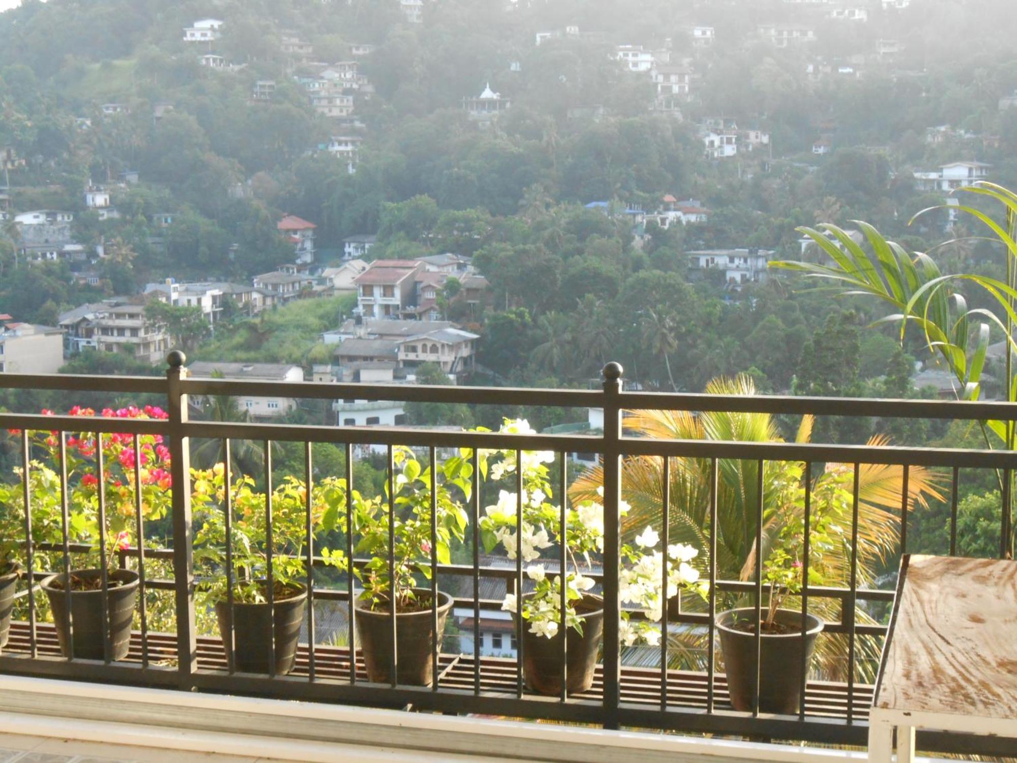 Luxury Apartment The Walkers Nest Kandy Extérieur photo